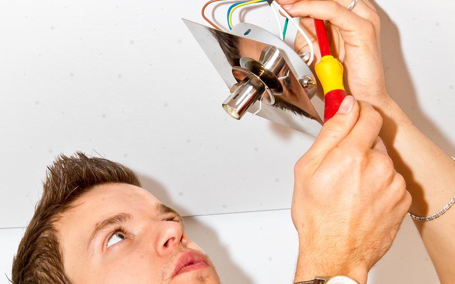 je recherche un électricien Villers-Saint-Paul